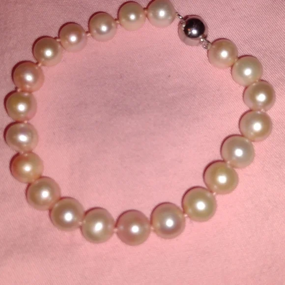 Pink pearl bracelet with silver bead - Picture 2 of 3